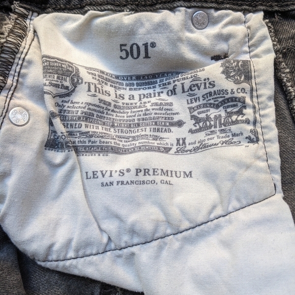 Levi's Premium Faded Black High Rise 501 Jean Cutoffs Shorts Size 25 Button Fly - Picture 7 of 13